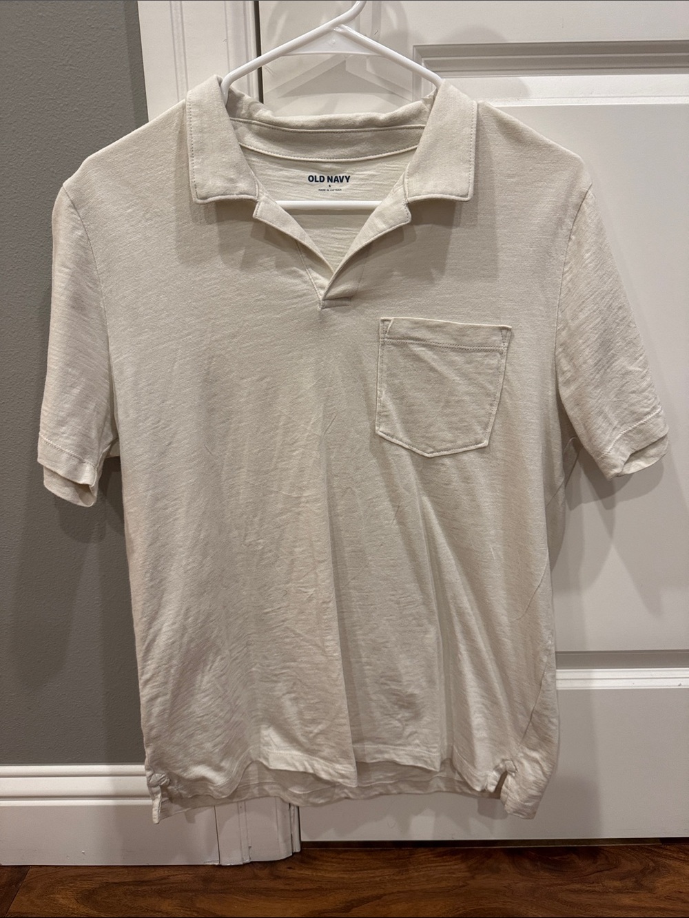 Old Navy Men’s Cream Short Sleeve Polo with Chest Pocket